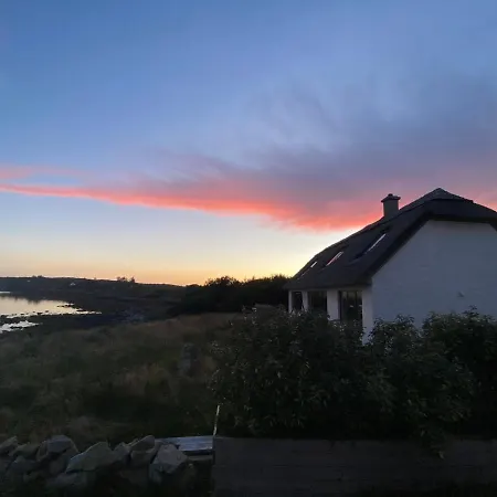 Bayside Connemara Holiday home Canower