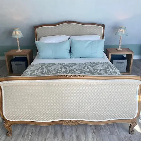 Bayside Connemara Canower