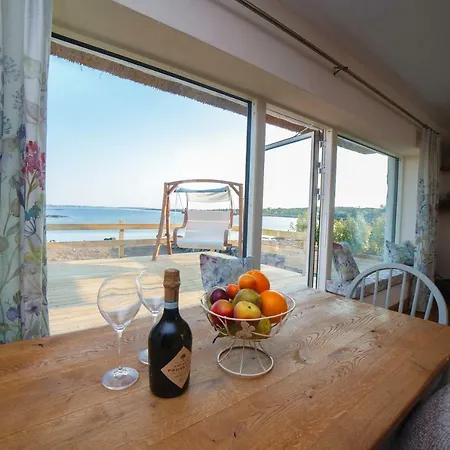 Bayside Connemara Canower