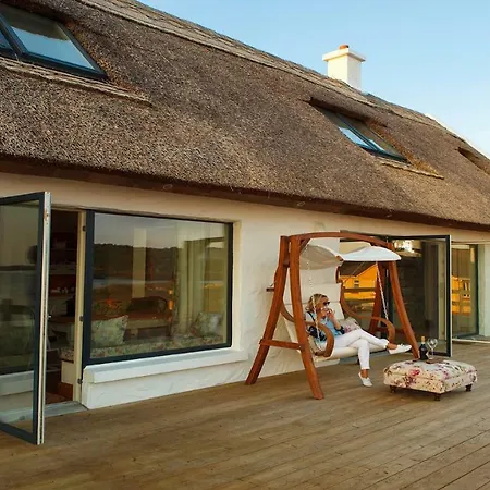 Love Thatched Cottages *