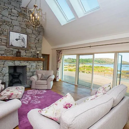 Bayside Connemara Holiday home Canower
