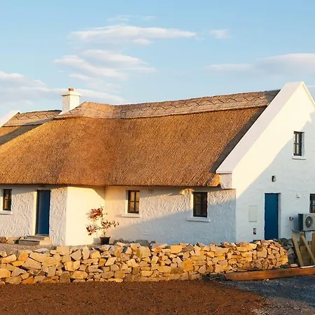 Love Thatched Cottages Canower